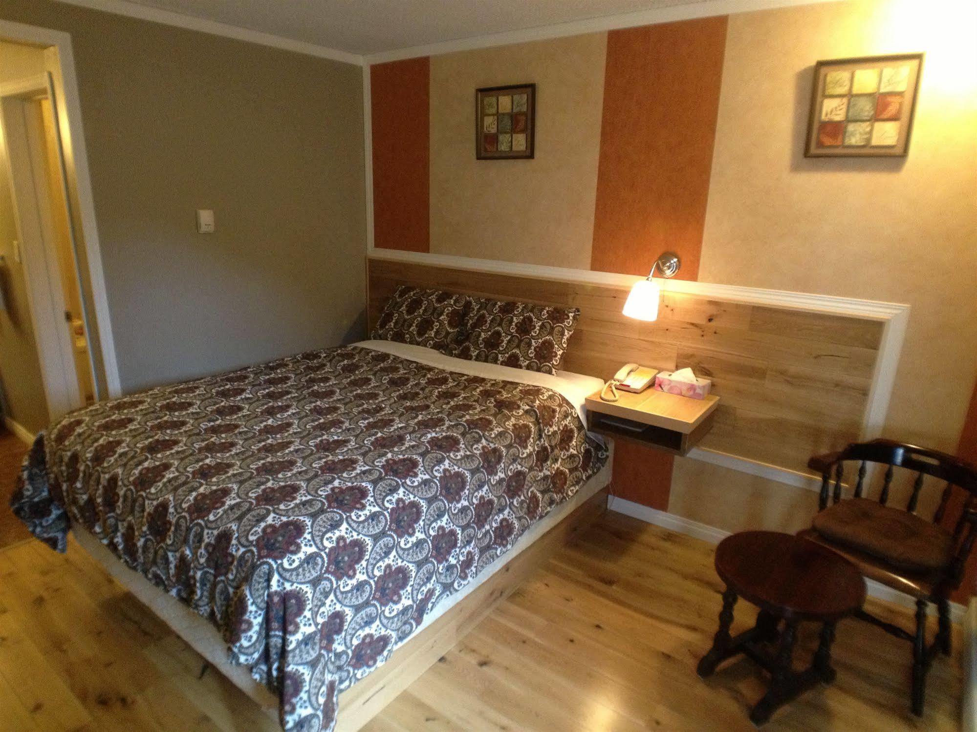 Galaxy Motel St. Paul Eksteriør bilde